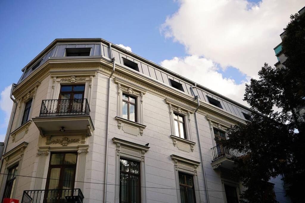 Marvellous Attic Studio In The Old Town Bucharest Exterior photo