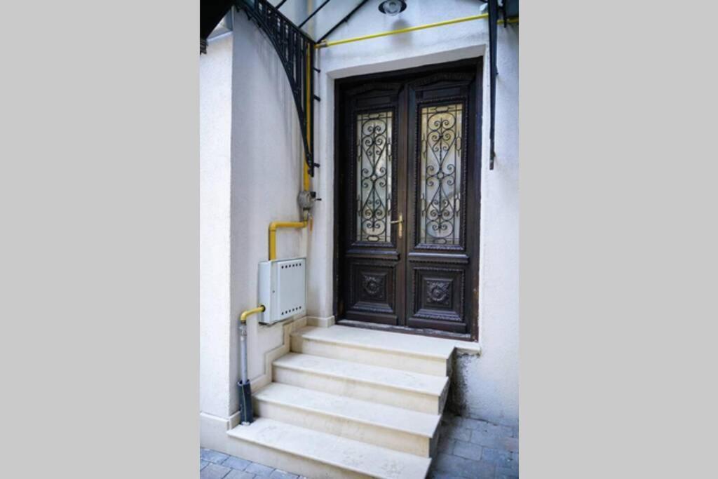 Marvellous Attic Studio In The Old Town Bucharest Exterior photo